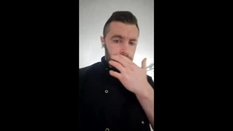 Snapshot of bennybiguy chatting on February 26, 8:24 am bennybiguy online show from February 26, 8:24 am