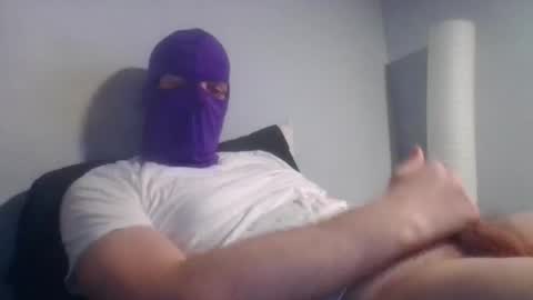 Snapshot of bennybueno chatting on February 22, 2:24 am bennybueno online show from February 22, 2:24 am