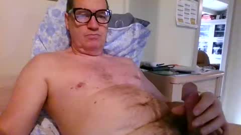 Snapshot of bennybutterfly007 chatting on December 18, 12:22 pm bennybutterfly007 online show from December 18, 12:22 pm