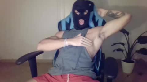 Snapshot of bensoncummer chatting on February 3, 12:15 am Benson Cummer online show from February 3, 12:15 am