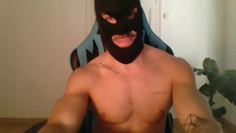 Snapshot of bensoncummer chatting on February 4, 1:06 pm Benson Cummer online show from February 4, 1:06 pm