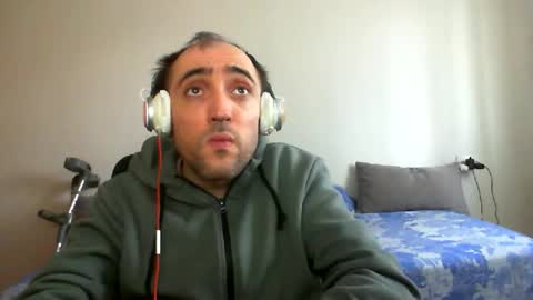 bentish online show from April 6, 10:16 am