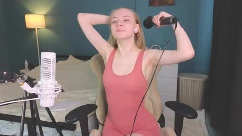 Snapshot of benty_bunny chatting on February 26, 10:26 am Alice online show from February 26, 10:26 am