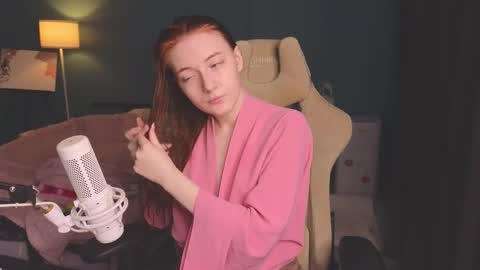 Snapshot of benty_bunny chatting on November 6, 10:38 am Alice online show from November 6, 10:38 am