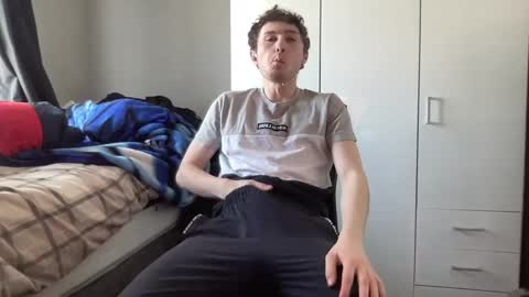 Snapshot of benwardle123 chatting on February 28, 11:25 am READ MY BIO --- --- READ MY BIO online show from February 28, 11:25 am