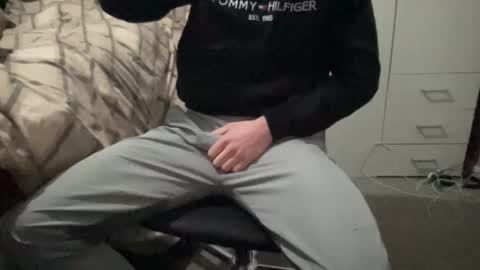 Snapshot of benwardle123 chatting on November 2, 7:38 pm READ MY BIO --- --- READ MY BIO online show from November 2, 7:38 pm