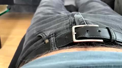 benz10001 online show from March 8, 4:00 pm