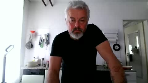 Martin online show from November 29, 8:28 am