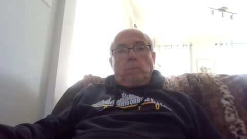 Snapshot of bernard1102 chatting on October 9, 5:00 pm bernard1102 online show from October 9, 5:00 pm