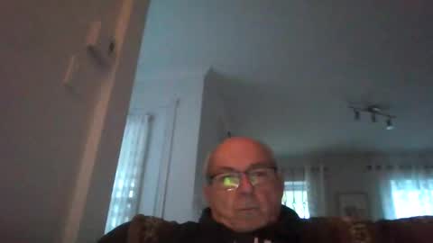 Snapshot of bernard1102 chatting on October 11, 11:20 am bernard1102 online show from October 11, 11:20 am