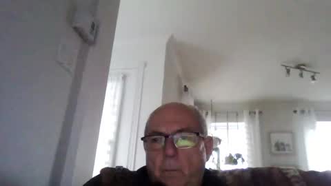 Snapshot of bernard1102 chatting on October 31, 6:42 pm bernard1102 online show from October 31, 6:42 pm