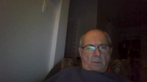 Snapshot of bernard1102 chatting on November 8, 1:28 am bernard1102 online show from November 8, 1:28 am