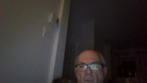 Snapshot of bernard1102 chatting on November 15, 1:36 am bernard1102 online show from November 15, 1:36 am