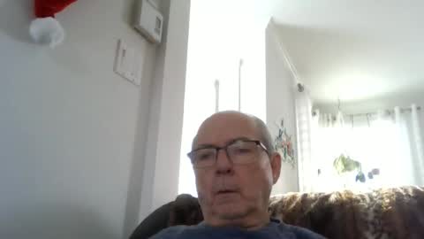 Snapshot of bernard1102 chatting on November 29, 4:10 pm bernard1102 online show from November 29, 4:10 pm