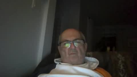 bernard1102 online show from April 21, 12:45 am