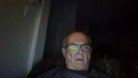 Snapshot of bernard1102 chatting on July 11, 1:41 am bernard1102 online show from July 11, 1:41 am