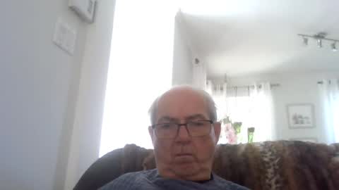 Snapshot of bernard1102 chatting on July 11, 1:47 pm bernard1102 online show from July 11, 1:47 pm