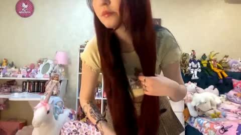Eva  online show from April 25, 7:33 am
