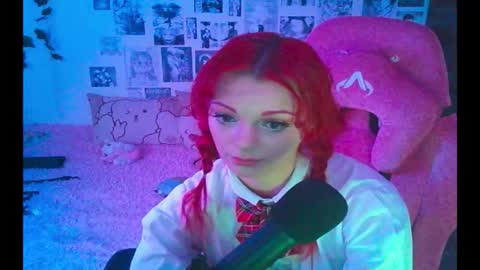 Snapshot of berriekitten chatting on November 4, 4:39 pm BerrieKitten online show from November 4, 4:39 pm