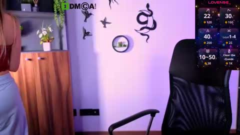 Snapshot of berry_alma chatting on July 15, 7:19 pm Alma online show from July 15, 7:19 pm