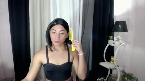 Snapshot of berry_shantal chatting on February 22, 2:15 pm berry_shantal online show from February 22, 2:15 pm