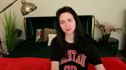 Snapshot of berrydiva chatting on May 3, 7:53 pm Violette online show from May 3, 7:53 pm