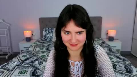 Snapshot of berrydiva chatting on May 8, 10:04 pm Violette online show from May 8, 10:04 pm