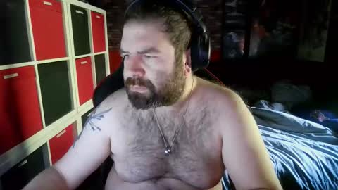 Snapshot of bertirally15 chatting on April 7, 7:31 am bertirally15 online show from April 7, 7:31 am