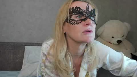 Snapshot of best__angelica chatting on July 15, 8:41 am best__angelica online show from July 15, 8:41 am