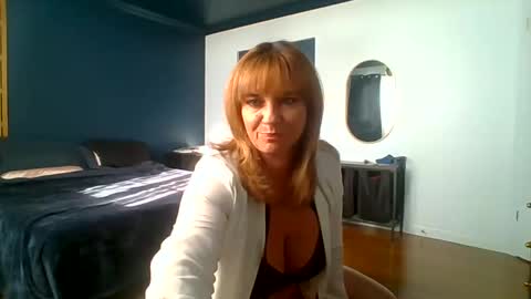 Snapshot of best_tease13 chatting on January 22, 5:59 pm Sexymilf13 online show from January 22, 5:59 pm