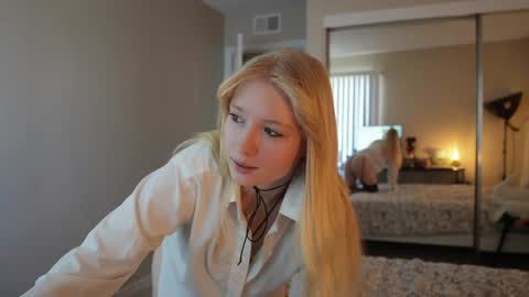 Chloe Next stream on Friday online show from November 29, 8:34 pm