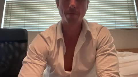 Snapshot of bestcoast35 chatting on December 16, 6:13 pm Bestcoast3579 online show from December 16, 6:13 pm