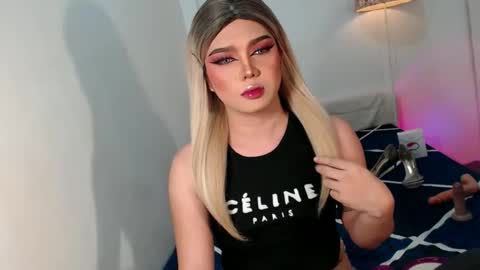 bestgirljulia online show from November 19, 1:27 am