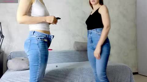 Snapshot of bestgirls2021 chatting on February 15, 2:52 am Hellen and Natali online show from February 15, 2:52 am