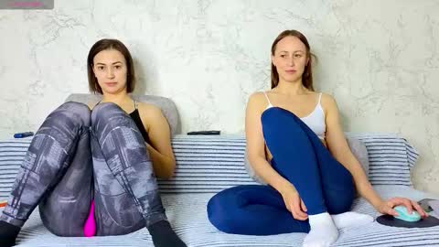 Snapshot of bestgirls2021 chatting on February 20, 6:26 am Hellen and Natali online show from February 20, 6:26 am