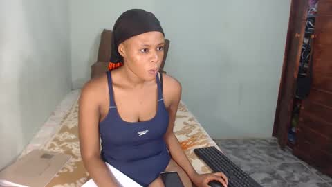 Snapshot of bestlia chatting on February 1, 6:29 pm bestlia online show from February 1, 6:29 pm