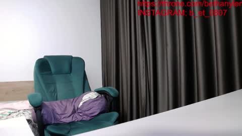 bethanylenz2 online show from March 31, 11:21 am