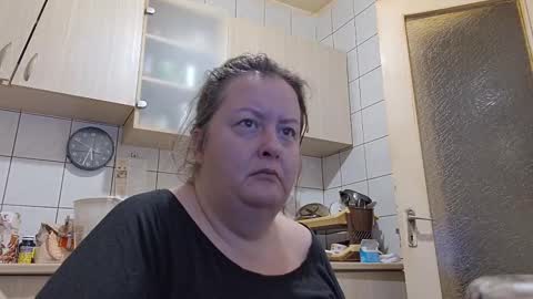 Snapshot of bethnorth chatting on October 9, 2:31 am bethnorth online show from October 9, 2:31 am