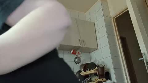 Snapshot of bethnorth chatting on December 16, 11:37 am bethnorth online show from December 16, 11:37 am