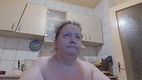 Snapshot of bethnorth chatting on July 18, 11:41 pm bethnorth online show from July 18, 11:41 pm