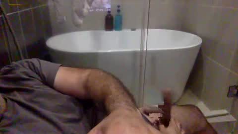 Snapshot of betoooox chatting on October 17, 9:34 am Virtual Gentleman online show from October 17, 9:34 am