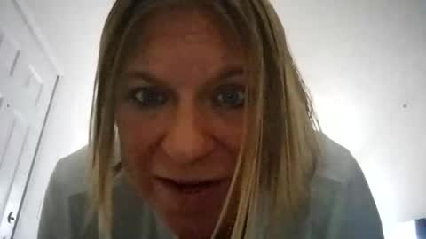 Snapshot of betsygore78 chatting on September 23, 1:14 pm betsygore78 online show from September 23, 1:14 pm