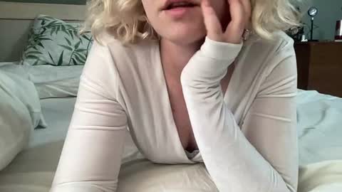 Snapshot of betteketty chatting on July 16, 8:42 am Bette online show from July 16, 8:42 am