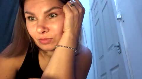Snapshot of betty199175798 chatting on October 14, 8:53 pm betty199175798 online show from October 14, 8:53 pm
