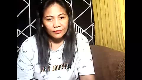 Snapshot of betty_83 chatting on November 9, 10:13 am betty_83 online show from November 9, 10:13 am