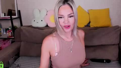Snapshot of betty_brock chatting on June 29, 1:23 am Betty online show from June 29, 1:23 am