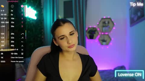 Betty Grey online show from October 3, 6:05 pm