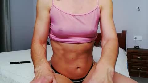 Snapshot of betty_sw chatting on November 3, 12:50 pm betty_sw online show from November 3, 12:50 pm