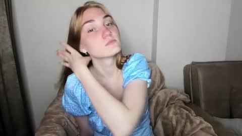 Snapshot of betty_witchy chatting on July 9, 4:05 am Dory make me happier online show from July 9, 4:05 am