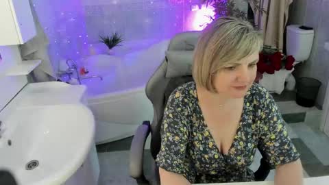 Betty online show from May 3, 1:22 am